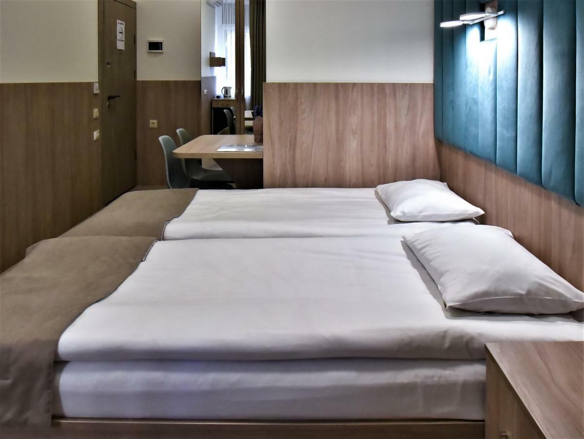 EXPO Hotel Comfort Kiew Exterior foto