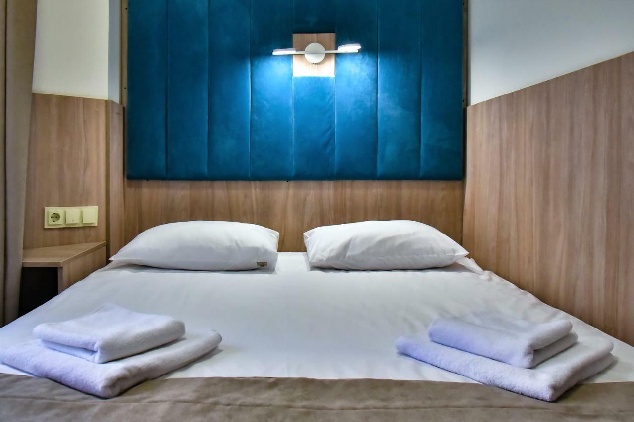 EXPO Hotel Comfort Kiew Exterior foto